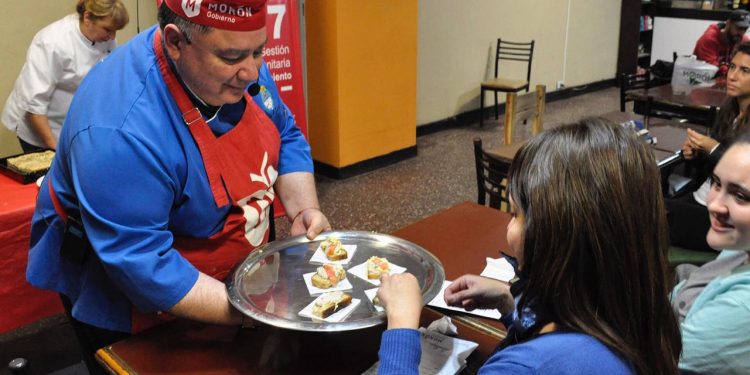 MORÓN SALUDABLE ENSEÑA A PREPARAR VIANDAS SALUDABLES PARA LA ESCUELA