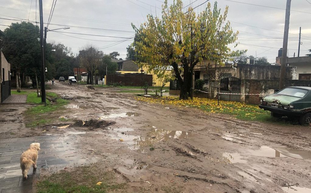 ITUZAINGÓ: LOS VECINOS RECLAMAN POR LA PAVIMENTACIÓN DE GARCÍA LORCA