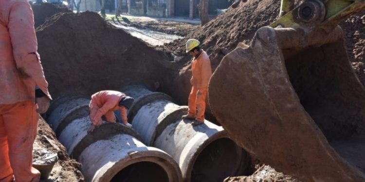 ITUZAINGÓ: COMENZÓ LA OBRA HIDRÁULICA EN LA CALLE REPÚBLICA SUDRAFRICANA