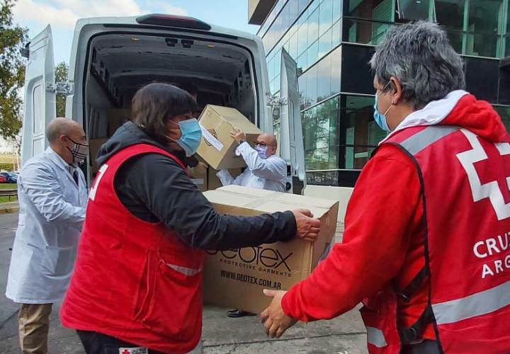 La Cruz Roja donó insumos al Hospital Posadas