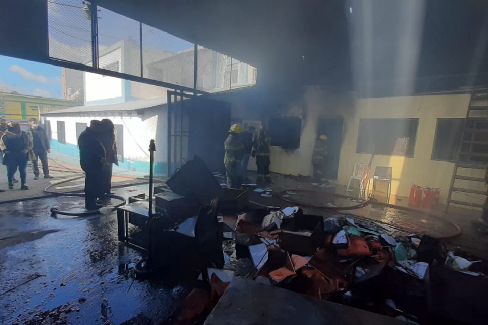 Extraño incendio en pleno centro de Moreno: no hubo heridos y averiguan cómo se originó