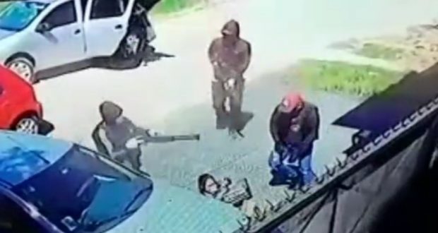 Otra vez en Moreno: Una mega banda de «falsos policías» asaltó y mantuvo cautiva en su casa a una madre y sus tres hijas