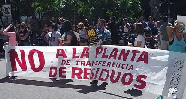 Protesta en Moreno: El Ministerio de Ambiente quiere ubicar una planta de transferencia residuos en medio de un barrio