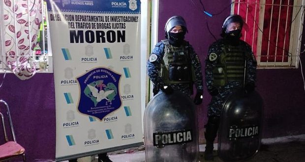 Once personas fueron detenidas por venta de drogas al menudeo, durante un allanamiento en el Bº Carlos Gardel