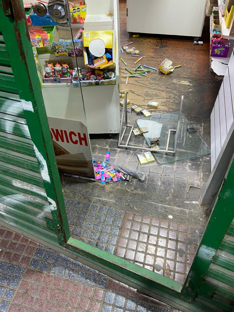 Ola de robos en Merlo Centro: Kiosko asaltado y hasta los caramelos desaparecieron